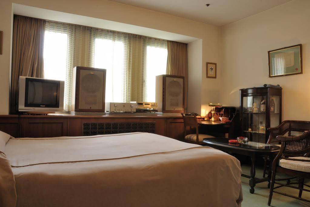 Hilltop Hotel Tokyo Esterno foto