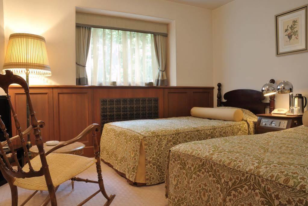Hilltop Hotel Tokyo Esterno foto